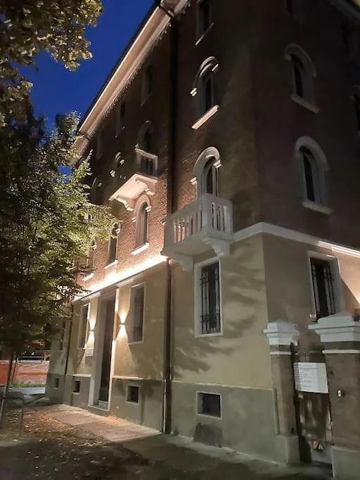 Apartment Cucchiari Suite 6B Modena Italy