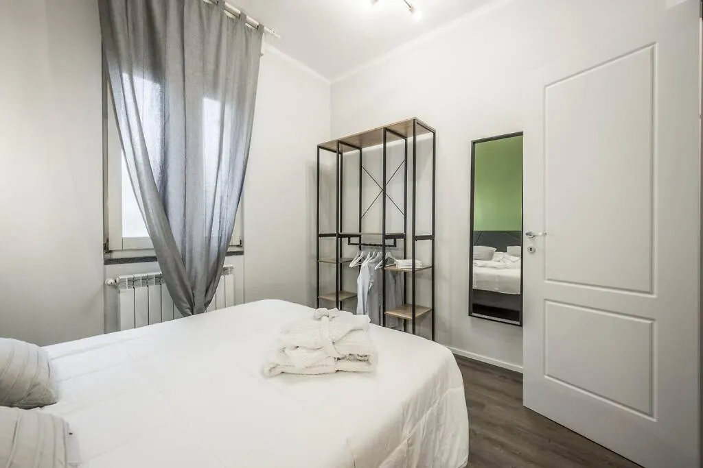 Cucchiari Suite 6B Modena 0*,